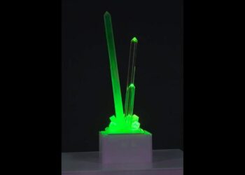 Quest Events Totally Mod Rental Solutions Signature Products Decor Other Centerpieces Kryptonite Lightbox Green Acrylic min